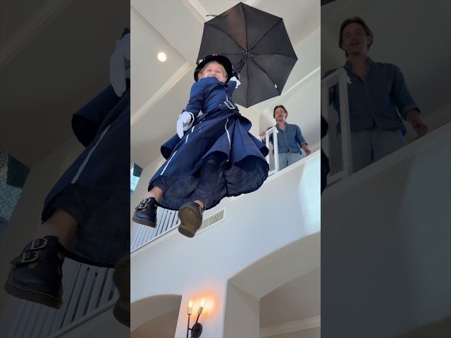 Real Life Flying Mary Poppins Costume!☂️😲