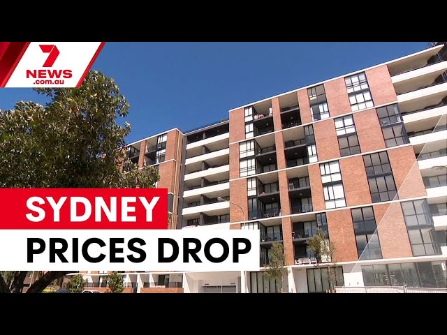 Sydney house prices fall as market downturn begins | 7NEWS