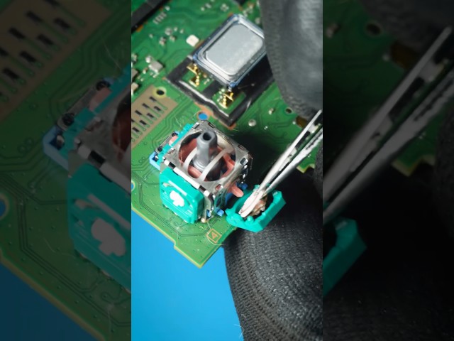 Fixing a PS5 controller with drift #technician #technicalservice #ps4 #ps5 #playstation #technology