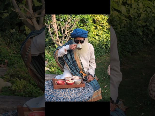 Sadhguru Recharges with a Simple Evening Meal
