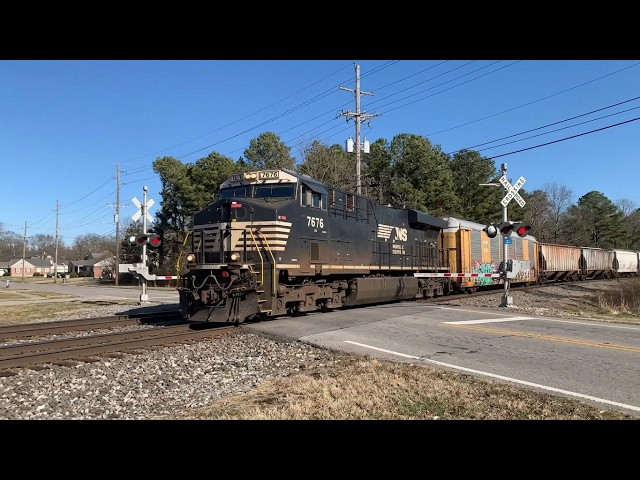 Train Blocks RR Crossing To Let 3 Trains Pass!  As Seen On TV.  Trains Passing & Trains With DPUs!