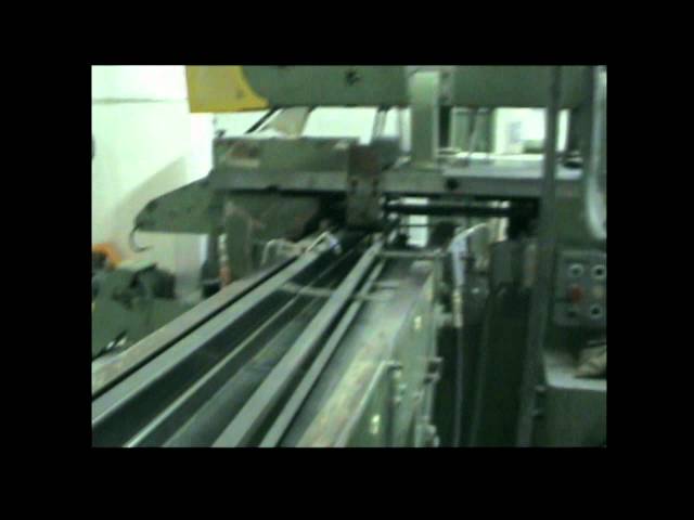 LINEA TOVAGLIETTE PIEGATE A "C"