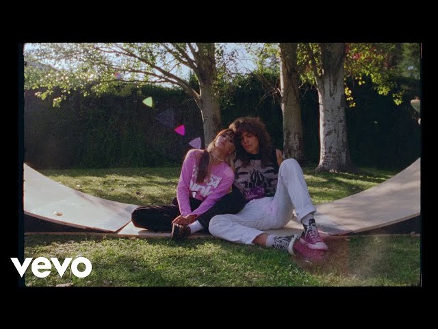 Aitana, Alvaro Diaz, Pole. - – (MENOS) (Lyric Video)