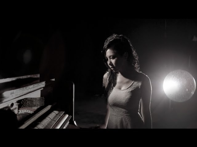 G.E.M. "泡沫"  "BUBBLE" [HD] 官方MV 鄧紫棋