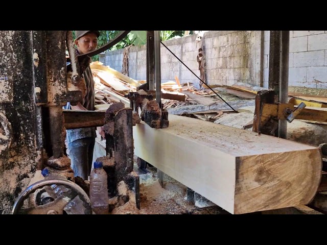 Watch an extra-thick teak beam being cut with extreme precision!