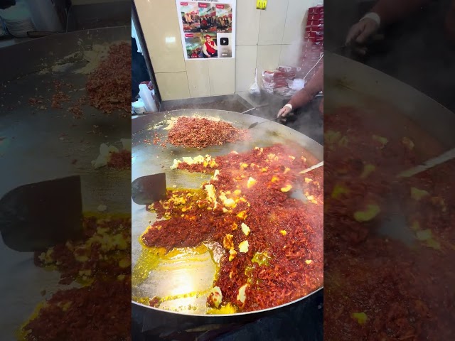 Mardan Special Sweet 💯 | Gajar Ka Halwa Topped with Gulab Jamun😋