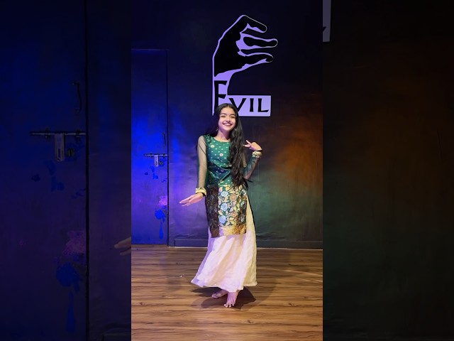 Aaja Nachle 😍 #aajanachle #bollywood #yrf #dance #trending #viralvideo #ytshorts #fyp #explore