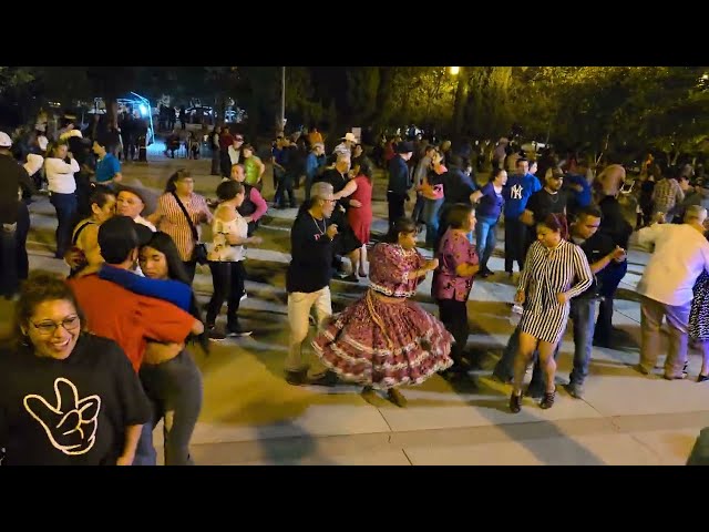 ASI SE OYEN LAS NORTEÑAS EN EL HUATEQUE DEL PARQUE REVOLUCION LA OCTAVA NORTEÑA