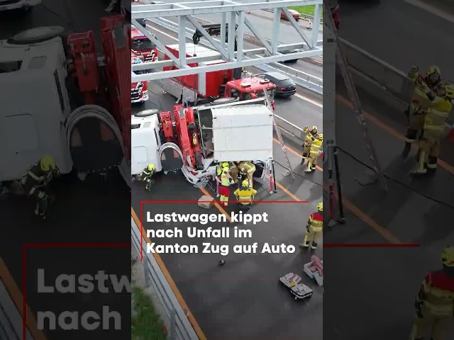 Serious truck accident on A4 near Hünenberg ZG: Car buried under truck