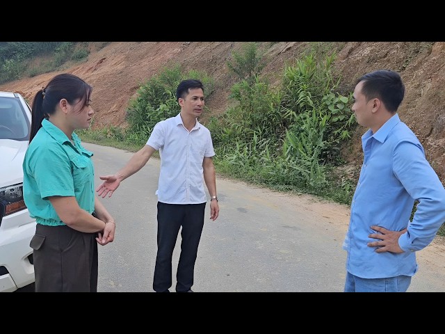 Manh flew into an irrational fit of jealousy upon seeing Hoang and Tuyet together.