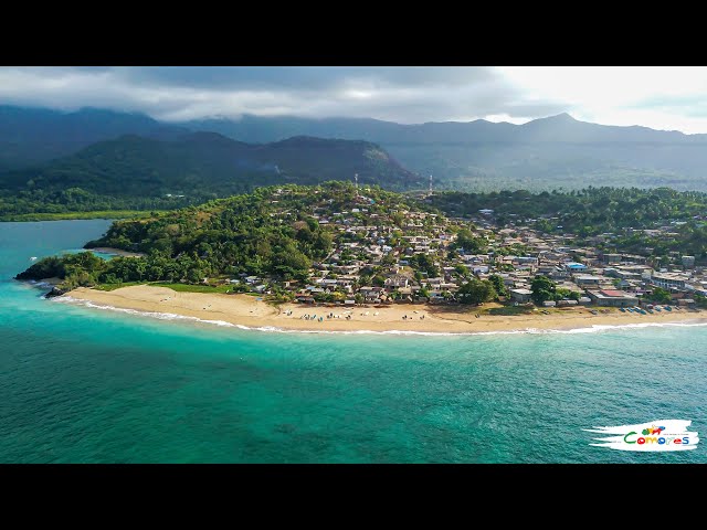 COMORES : LES ILES DE LA LUNE