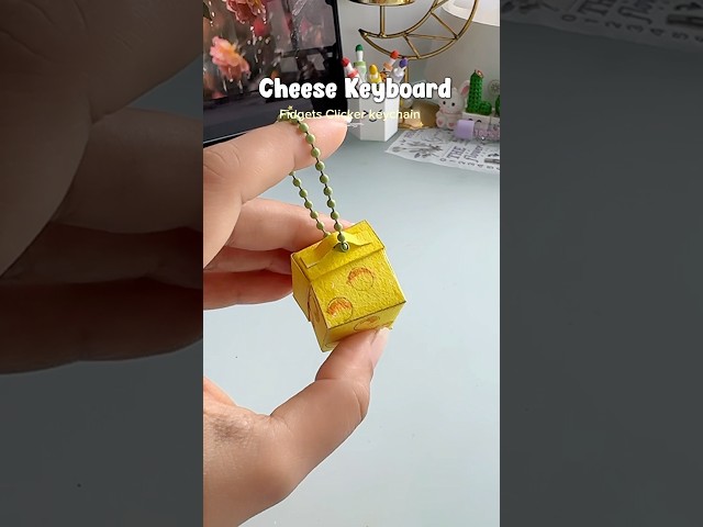 Diy Paper Cheese Keyboard Fidget Keychain🤩✨#shorts #art #diy #craft #youtubeshorts