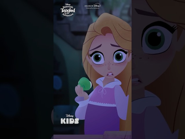 Rapunzel 👑 Meets 🤝 Pascal 🦎 | Rapunzel's Tangled Adventure