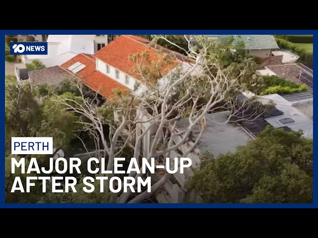 Record Winds Damage Homes & Leave Thousands Without Power Across Perth | 10 News