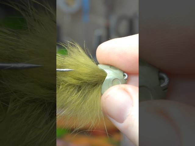 This Big Streamer Is Surprisingly Easy to Tie
