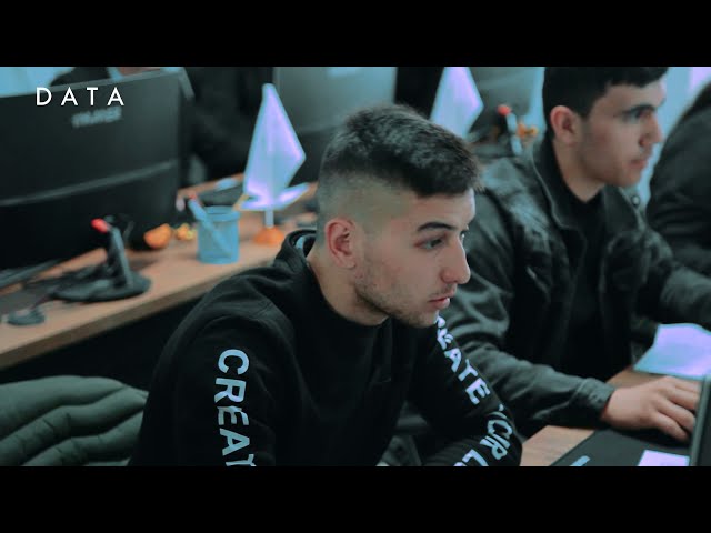 "PHP'ga asoslangan web dasturlash" kursi dars jarayonidan videolava.