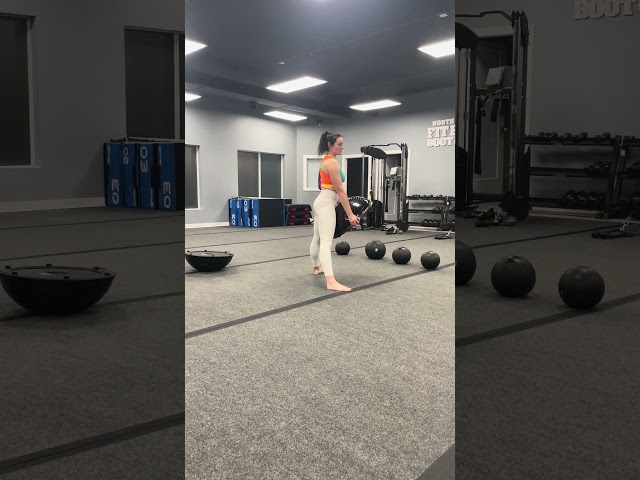 DO YOU KNOW HOW DO DO A DEEP SQUATS? // FLEXIBILITY OF HIPS ~{}~ #yoga #sports #shorts #flexibility