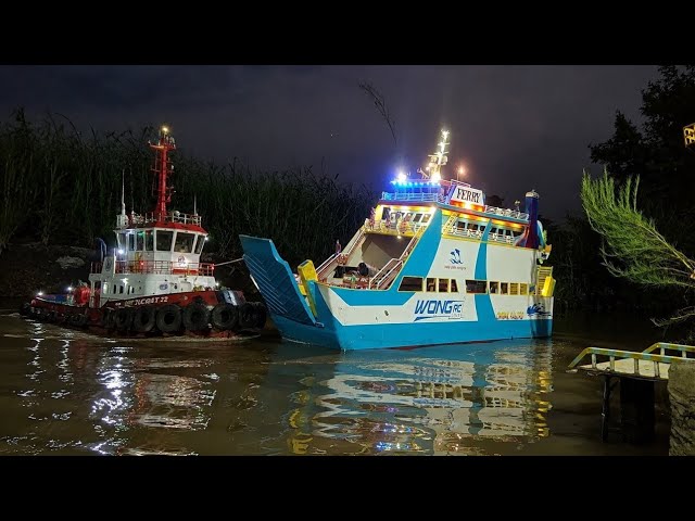 Amazing RC boats at Night | Ultra Realistic Scale Model@wongrc406 