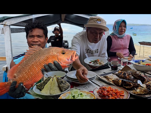 Kids vs Senior Fishing, Deep Sea Bottom Fishing, Grill and Eat with Subscribers from Batam