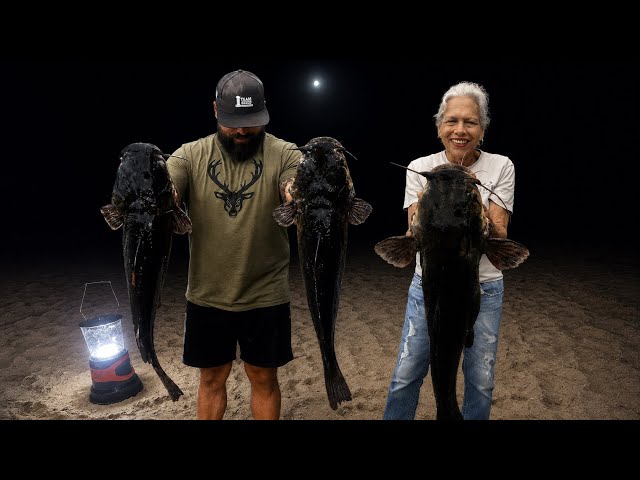 Catching GIANT Catfish and Bream on the River with Mom! Catch,Clean, Cook (Catfish Fajitas)