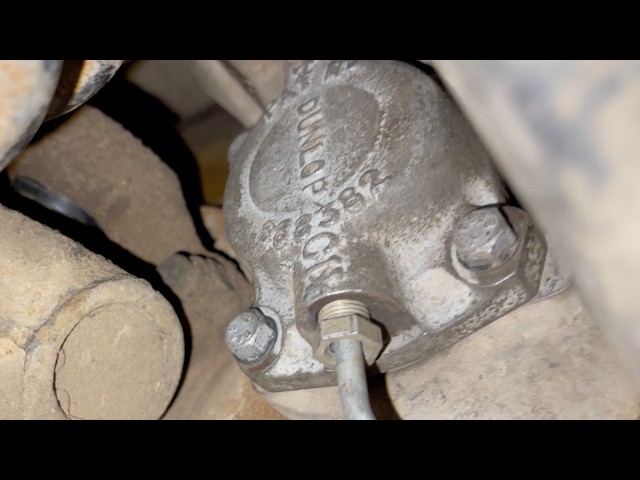 Jaguar E-Type - 1966 OTS Roadster - Rear Brakes - Episode 20