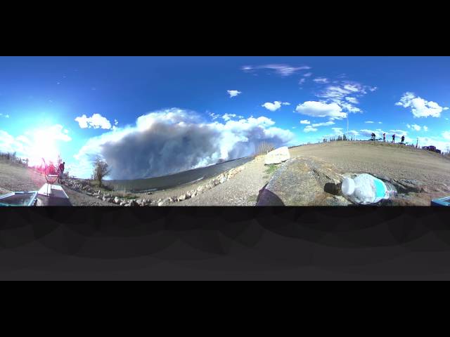 Lake Gregoire near Fort McMurray, smoke fills the skies (360 Video)