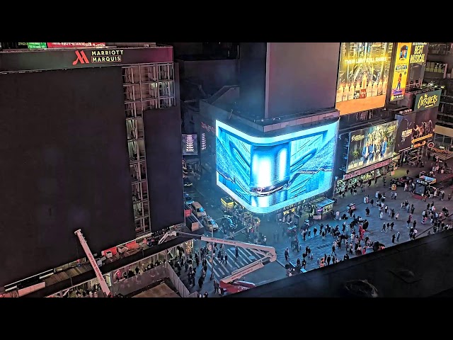 Times Square: 1540 Broadway View Live