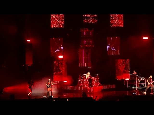 Stockholm Syndrome | Muse | The Wow! Signal Tour | Milwaukee | FULL PERFORMANCE