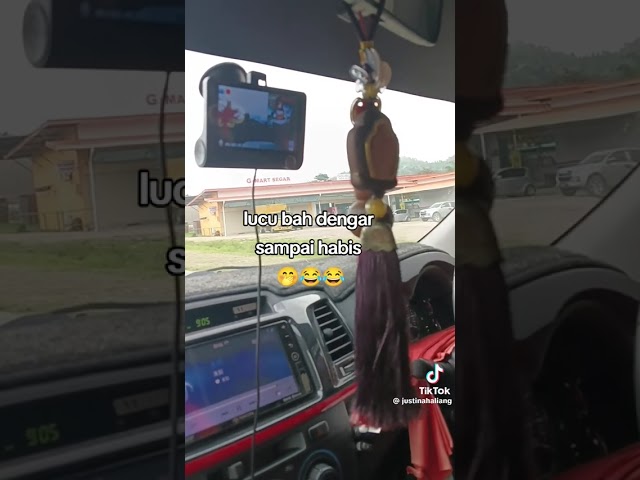 TERBARU PERBUALAN LAWAK ANTARA OPERATOR CELCOM DAN ANGKOL BUGIS