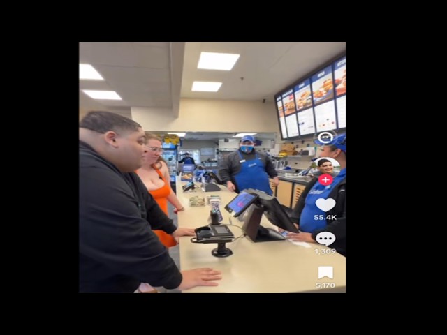 Cringe Influencer Thinks He Shouldn't Pay Full Price for Meal