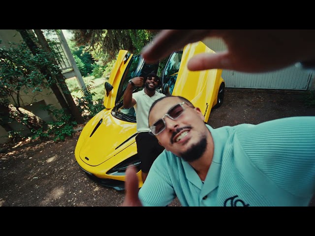 4.4.2, RK, Gradur - Papillon (Clip Officiel)