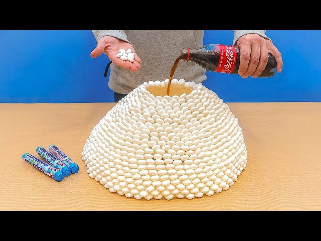 Hice un VOLCÁN GIGANTE de Mentos y Coca-Cola 🤯💥