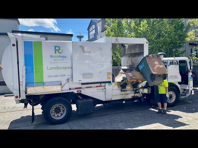 Recology Bridgeport Garbage Truck Packing Seattle’s Compost Route 