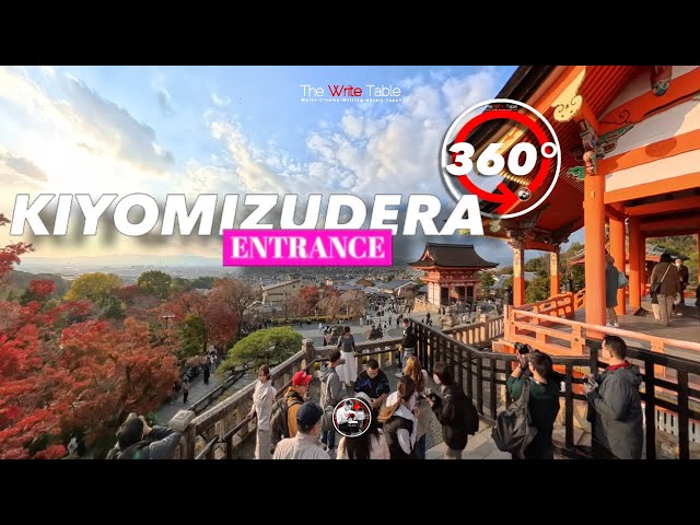 360° View of The Glorious Entrance of Kiyomizudera in Kyoto, Japan
