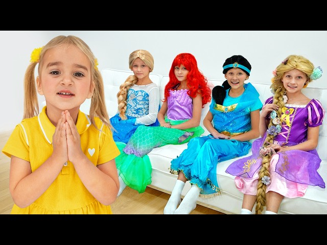 ¡Las niñas se convierten en princesas con coronas mágicas de una máquina expendedora!