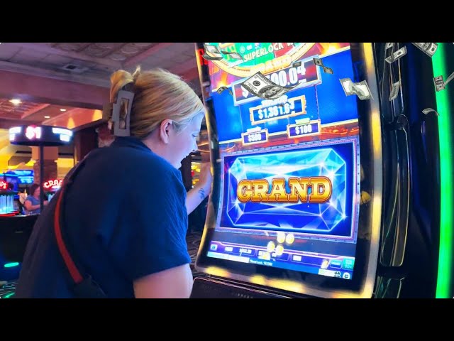 Ruby Slots Hits the GRAND JACKPOT and The Whole Casino Went Crazy!