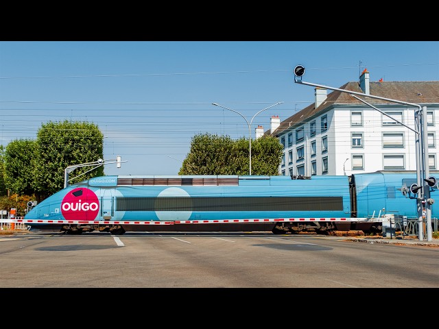 4K TRAINS, TGV ET PASSAGE A NIVEAU EN ACTION - LORIENT FRANCE 🇫🇷