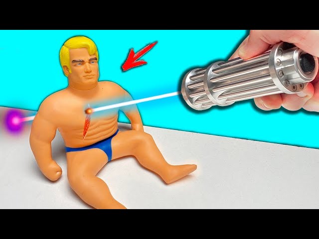 QUE PASARIA al QUEMAR con un LASER al STRETCH ARMSTRONG! PODEROSO LASER de 10000 MW