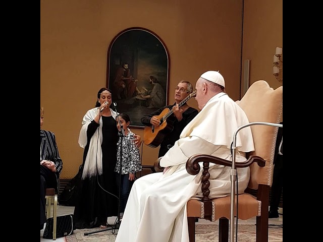 Noa (Achinoam Nini) - "Beautiful That Way" with daughter at Vatican in presence of Pope Francis