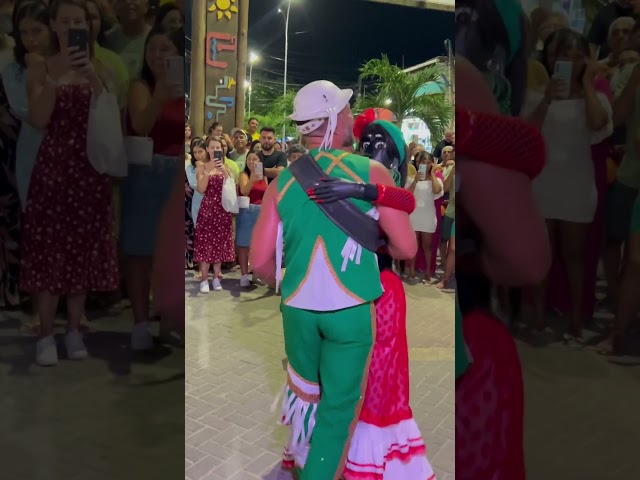 Karolina boneca no sábado em Porto de Galinhas #portodegalinhas #dança