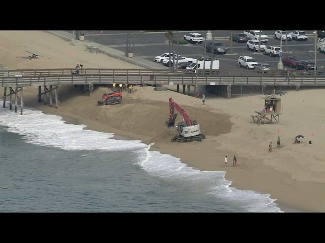 Cracking Laguna Beach seawall raises concerns ahead of huge waves