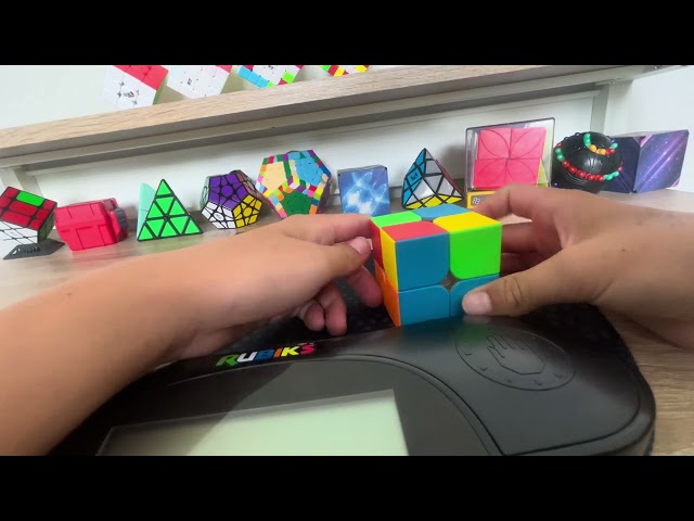 How to solve a 2x2 Rubik's cube: 1st layer