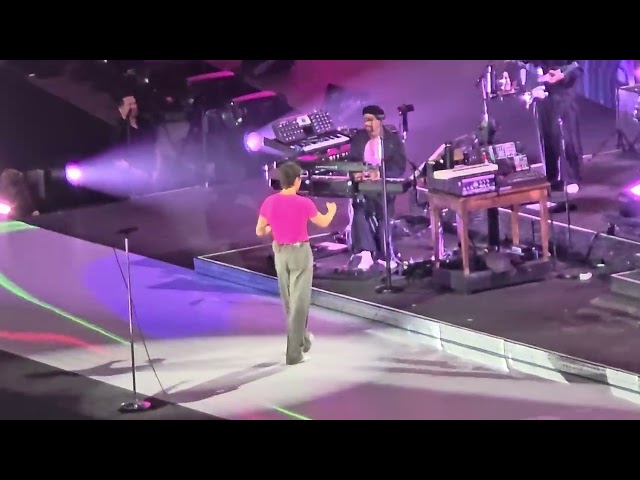 Harry Styles  American Girls at #Together,Togethertour Amsterdam 300526 #harrystyles #americangirls