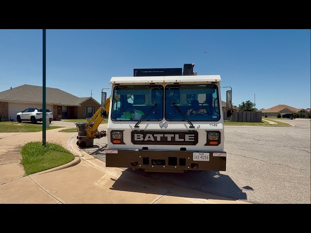 1149 | Battle Motor Heil Python On Trash