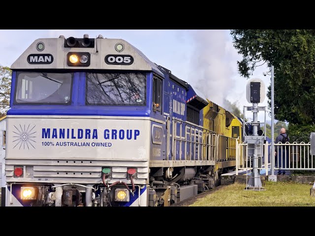 Triple Headed Manildra Grain Train Berry - MAN005 MAN001 And Interloper Aurizon CF4409