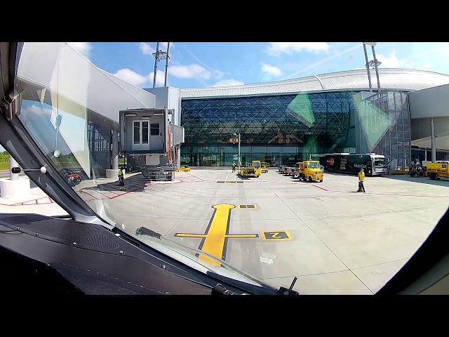 Zagreb Airport (ZAG/LDZA) - Parking at Stand E1 using VGDS
