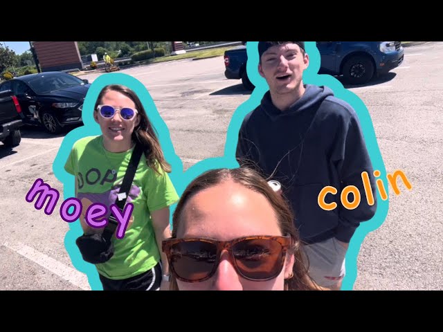 Exploring a Nashville Mall with my Siblings 