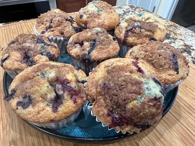 ULTIMATE BLUEBERRY CRUMBLE MUFFIN RECIPE/DELICIOUS ,EASY TO MAKE/EPISODE 1043/CHERYLS HOME COOKING