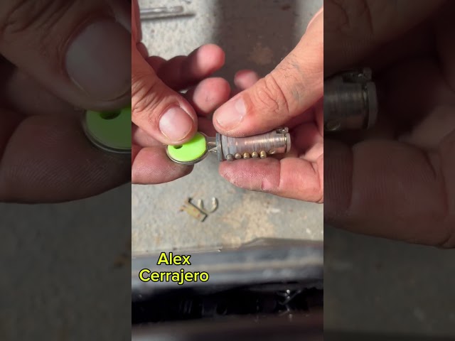 How to change guards on a Yale lock 🔑🔑very easy