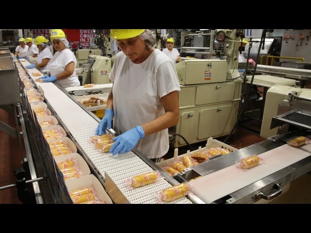 Hostess Twinkies roll off assembly line once again